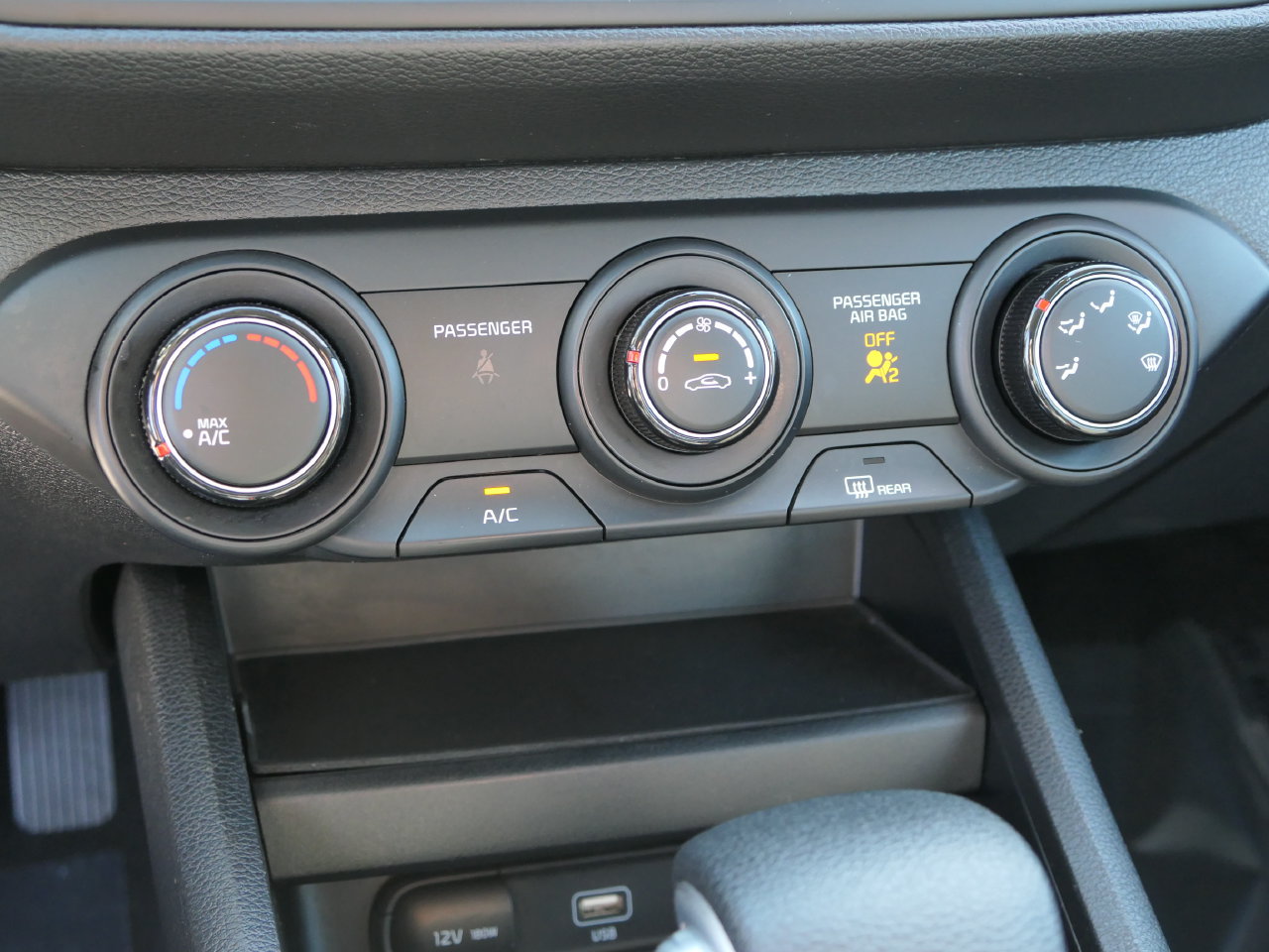 Certified 2024 Kia Forte LXS w/ LXS Technology Package FWD image 23
