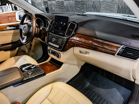 Used 2019 Mercedes-Benz GLS 450 4MATIC w/ Premium 1 Package image 19