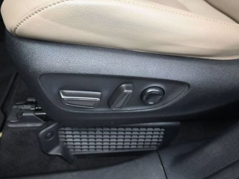 Used 2021 Toyota Sienna Limited w/ Protection Package (TMS) FWD image 26