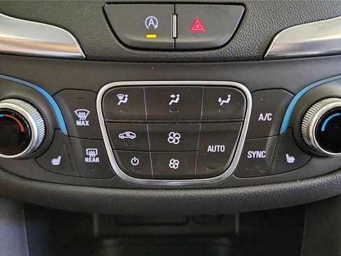 Used 2024 Chevrolet Equinox LT AWD/4WD image 30