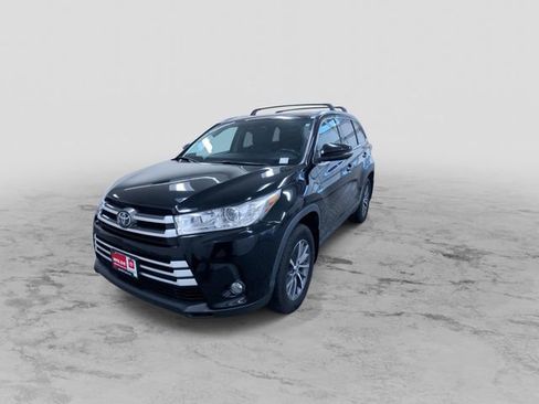 Used 2019 Toyota Highlander XLE image 5