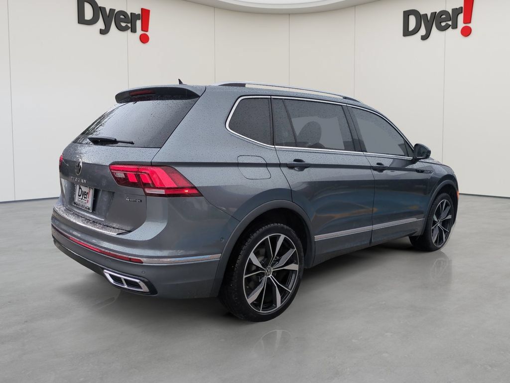 Used 2022 Volkswagen Tiguan SEL R-Line AWD/4WD image 3