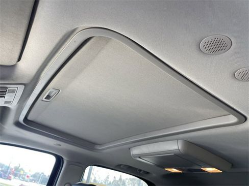 Used 2014 Cadillac Escalade Premium image 22