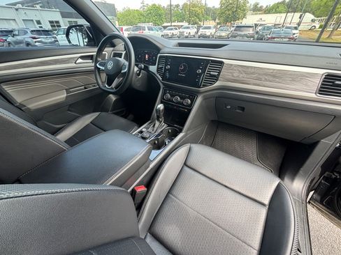 Used 2022 Volkswagen Atlas Cross Sport SE AWD/4WD image 17