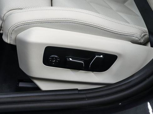 New 2027 BMW i5 M60 w/ M Sport Package RWD image 20