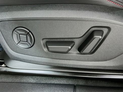 Used 2025 Audi Q3 2.0T Premium Plus image 21