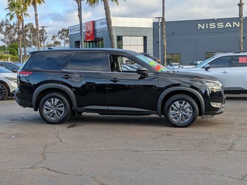 Certified 2024 Nissan Pathfinder S FWD image 6