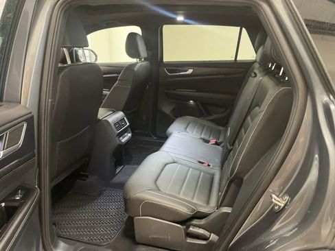 Certified 2025 Volkswagen Atlas Cross Sport SEL R-Line image 8