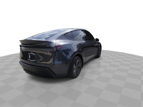 Used 2026 Tesla Model Y 2WD image 8