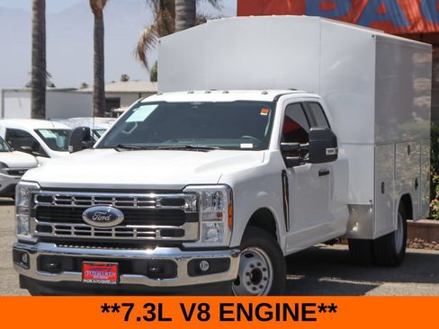 Used 2025 Ford F350 XL w/ XL Chrome Package RWD image 3