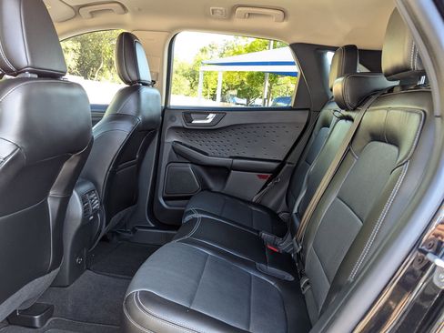 Used 2020 Ford Escape Titanium image 14