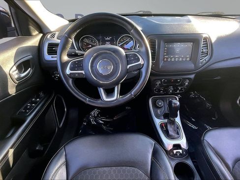 Used 2019 Jeep Compass Latitude w/ Cold Weather Group image 8