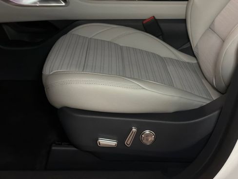 New 2026 Lincoln Nautilus Reserve AWD/4WD image 15