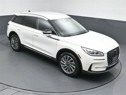 Used 2023 Lincoln Corsair Reserve image 43