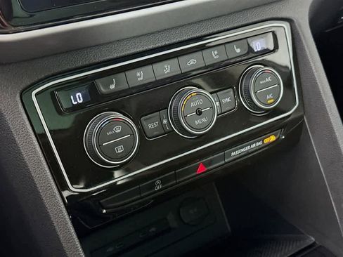 Used 2021 Volkswagen Atlas SEL Premium image 18