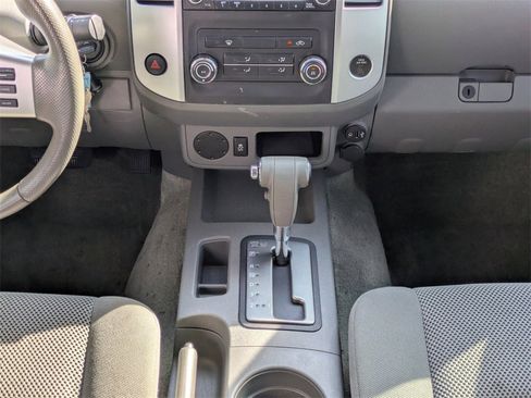 Used 2018 Nissan Frontier SV image 18