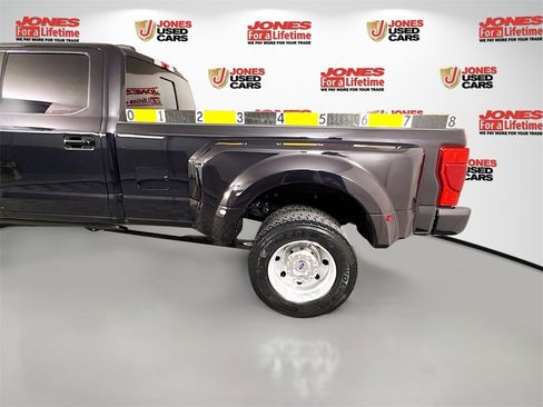 Used 2022 Ford F450 Platinum w/ FX4 Off-Road Package image 32