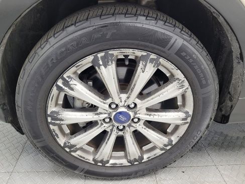 Used 2017 Ford Escape Titanium image 31