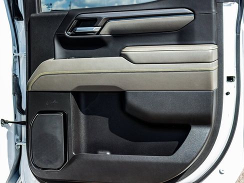 Used 2022 Chevrolet Silverado 1500 ZR2 w/ Technology Package image 24