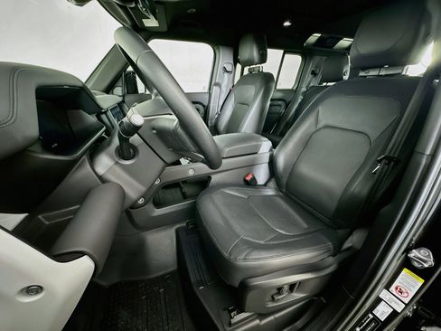 Used 2024 Land Rover Defender 110 X-Dynamic SE AWD/4WD image 13