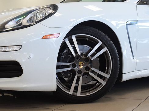 Used 2016 Porsche Panamera AWD/4WD image 13