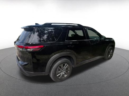 Used 2025 Nissan Pathfinder SV AWD/4WD image 14
