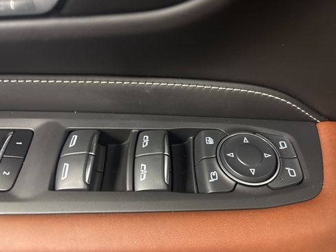 Used 2023 GMC Yukon XL Denali Ultimate w/ LPO, Floor Liner Package image 43