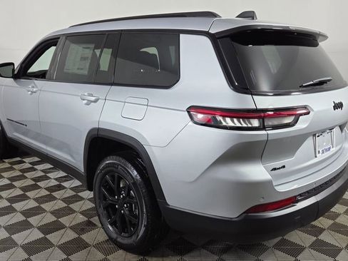 New 2025 Jeep Grand Cherokee L Altitude image 5