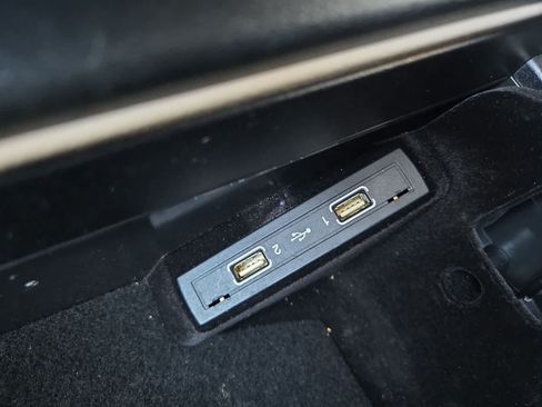 Used 2016 Mercedes-Benz E 350 Sedan image 31