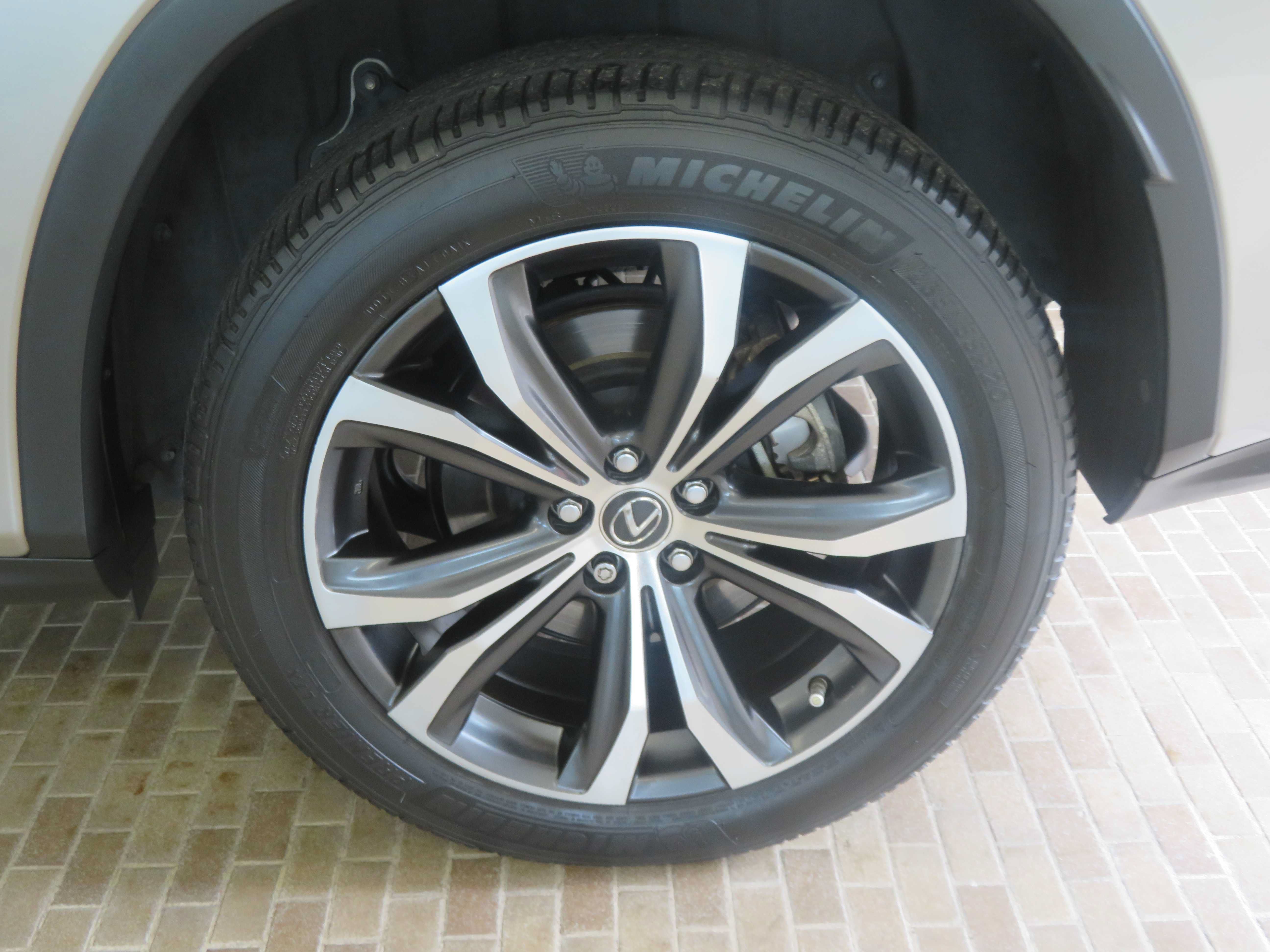 Used 2021 Lexus RX 350L FWD w/ Premium Package image 8