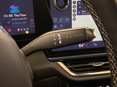 Used 2025 Chevrolet Equinox EV LT FWD image 20