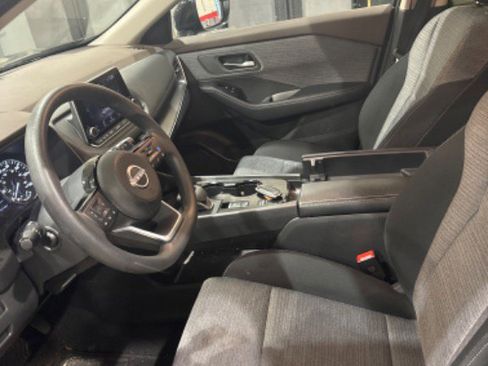 Used 2023 Nissan Rogue SV image 11