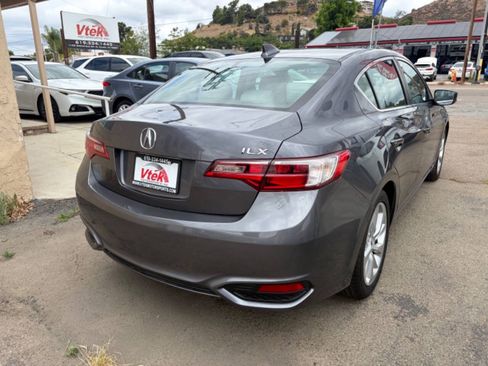 Used 2017 Acura ILX FWD image 5