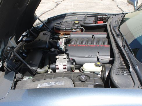 Used 2004 Chevrolet Corvette Convertible w/ Preferred Equipment Group RWD image 9