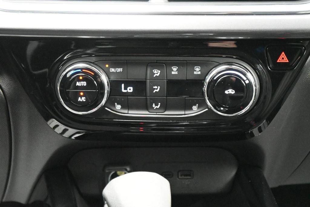 Used 2026 Chevrolet Trax ACTIV w/ Driver Confidence Package FWD image 21