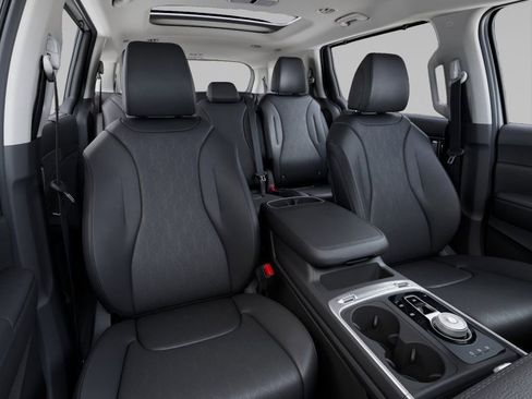 New 2026 Kia Carnival SX w/ SX Dark Edition Package FWD image 15