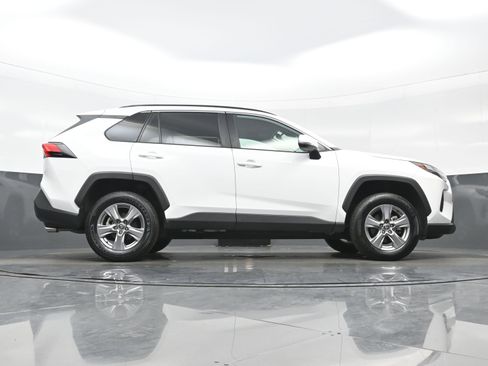 Used 2025 Toyota RAV4 XLE AWD/4WD image 33