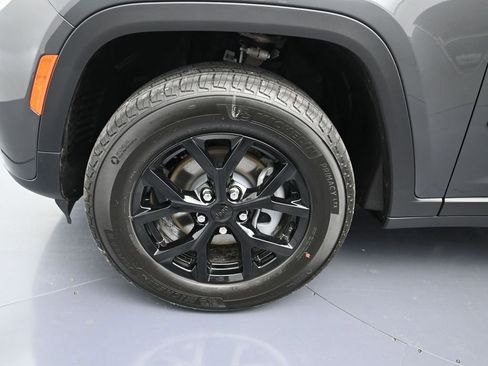 New 2026 Jeep Grand Cherokee Altitude RWD image 9