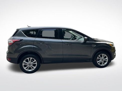 Used 2017 Ford Escape SE w/ SE Cold Weather Package AWD/4WD image 7