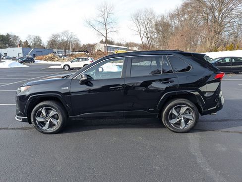 Used 2023 Toyota RAV4 SE image 8