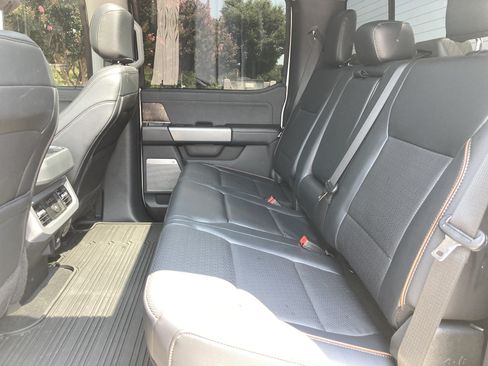 Used 2025 Ford F350 Lariat w/ Lariat Ultimate Package AWD/4WD image 31