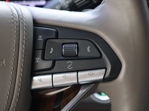 Used 2022 Cadillac Escalade Sport Platinum AWD/4WD image 16