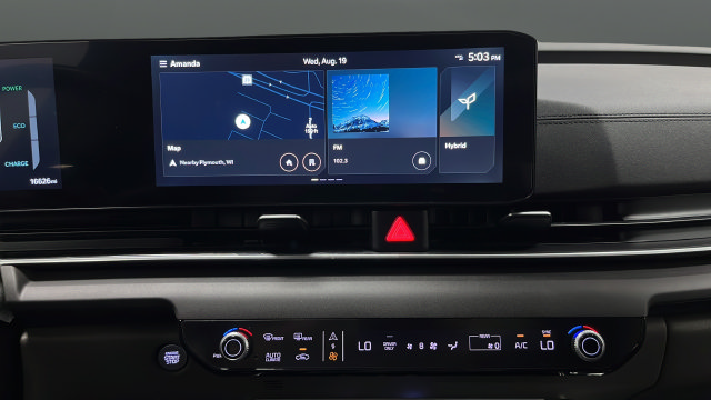 Used 2025 Kia Carnival SX FWD image 13