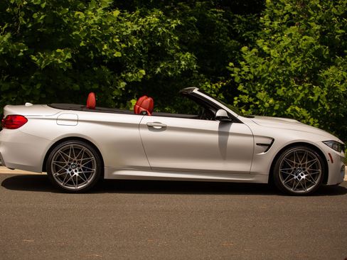 Used 2017 BMW M4 Convertible w/ Competition Package RWD image 4