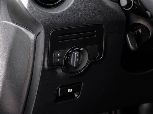 Used 2023 Mercedes-Benz Metris image 24