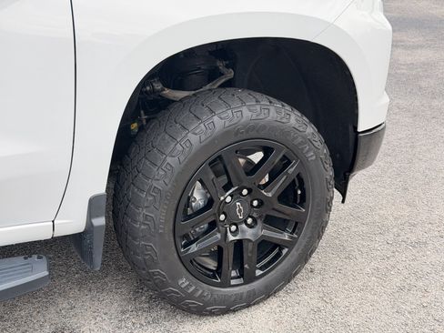 Used 2023 Chevrolet Silverado 1500 LT Trail Boss AWD/4WD image 8
