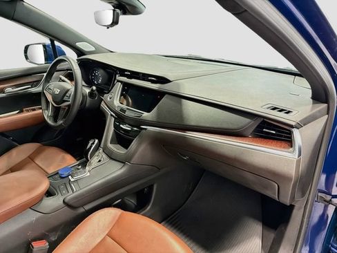 Used 2023 Cadillac XT5 Premium Luxury w/ Technology Package AWD/4WD image 25