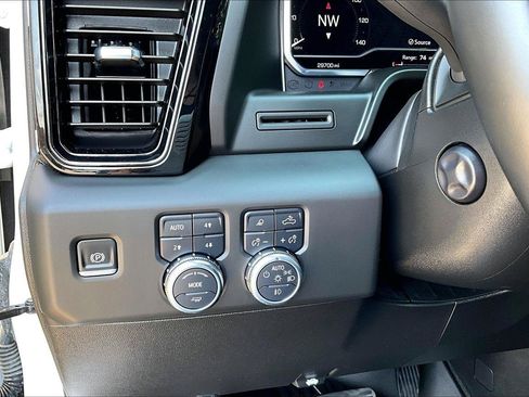 Used 2025 GMC Sierra 1500 AT4 AWD/4WD image 36