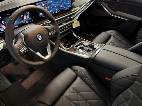 Used 2026 BMW X5 sDrive40i image 4