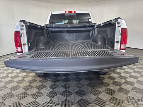 Used 2018 RAM 1500 Classic SLT image 19